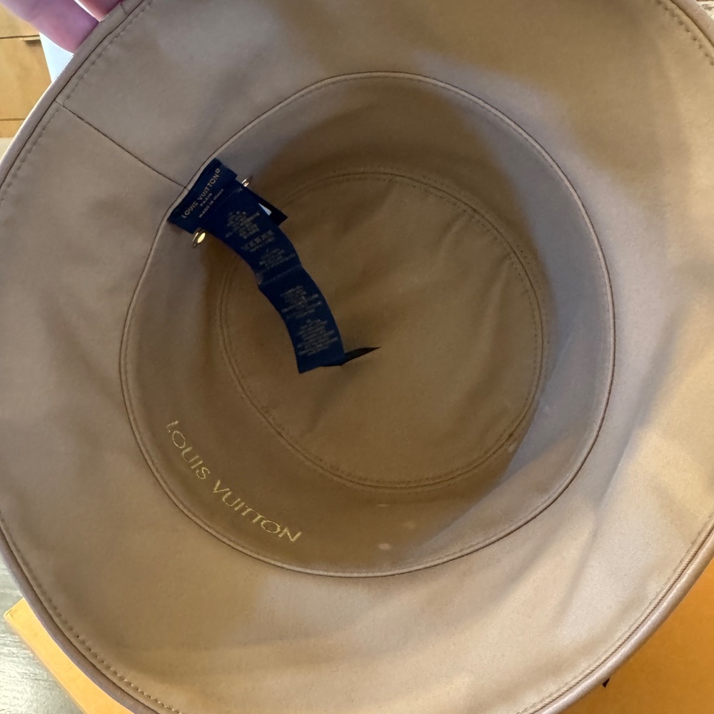 LOUIS VUITTON Bucket Hat Daily Glam Black Beige M7164M MED - Picture 8 of 13